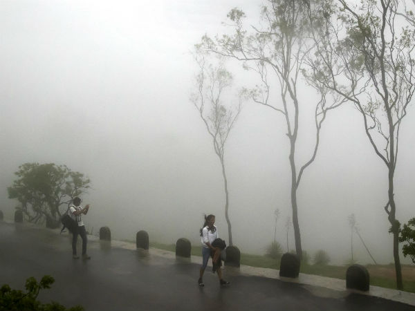 ಒಂದು ಸಾವಿರ ವರ್ಷದ ಹಳೇ ದೇಗುಲ ಒಂದು ಸಾವಿರ ವರ್ಷದ ಹಳೇ ದೇಗುಲ