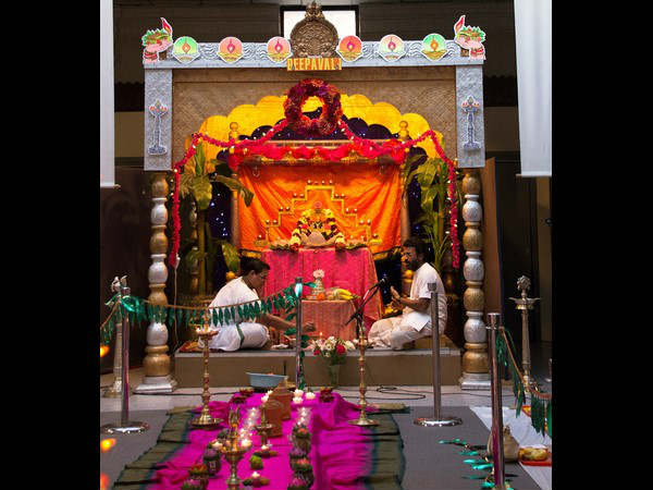 ವೈವಿಧ್ಯಯಮ ವಾಸ್ತುಶಿಲ್ಪ ವೈವಿಧ್ಯಯಮ ವಾಸ್ತುಶಿಲ್ಪ