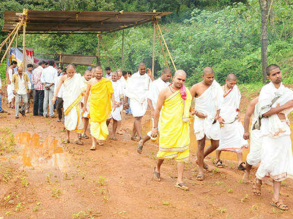 ಕರಿ ಎಳ್ಳು ದಾನ