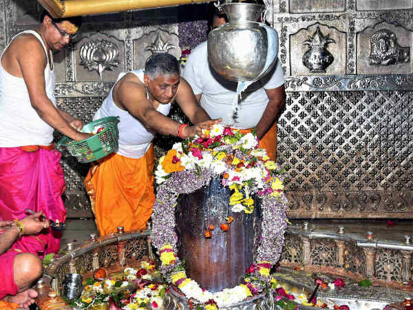 ಮಹಾಕಾಲೇಶ್ವರನಿಗೆ ಪೂಜೆ