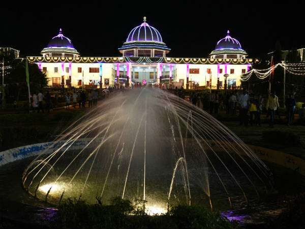 ಬಣ್ಣ ಬಣ್ಣದ ಕಾರಂಜಿ