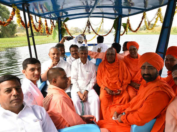ಸ್ವಾಮೀಜಿಗಳ ನೌಕಾ ವಿಹಾರ