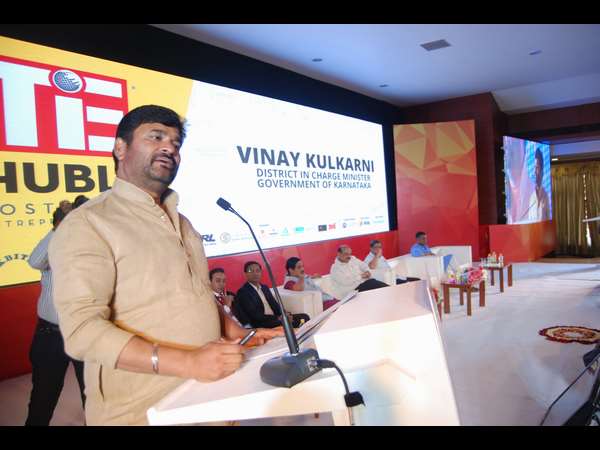 ಯುವಕರು ರಾಜಕೀಯಕ್ಕೆ ಬರಲಿ 