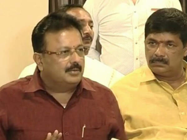 ಭಿನ್ನರಿಗೆ ಎಚ್ ಡಿಕೆ ಬಗ್ಗೆ ಮಾತನಾಡುವ ನೈತಿಕ ಹಕ್ಕಿಲ್ಲ 