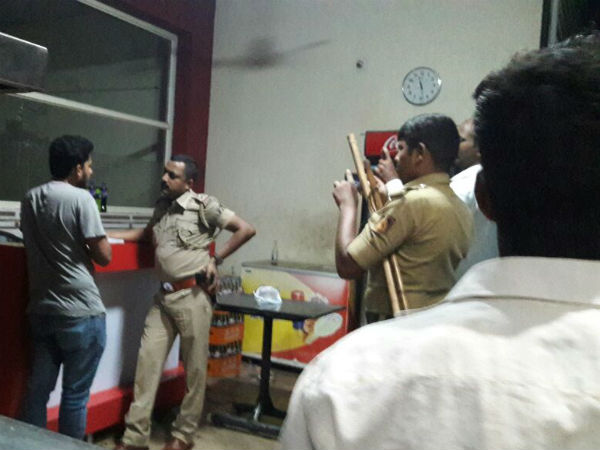 Youth stabbed by a hotel owner in petty quarel