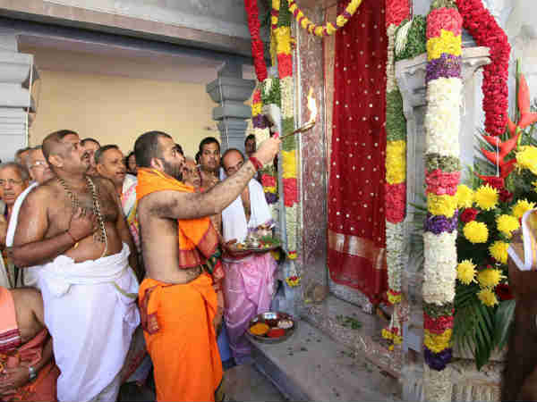 Installation of Lord Anjaneya statue at Haridwar, Kashi Mutt on Jan 1