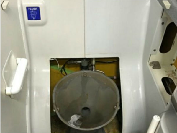 jewelery worth lakhs discovered Jet Airways toilet from Mangalore International Airport 