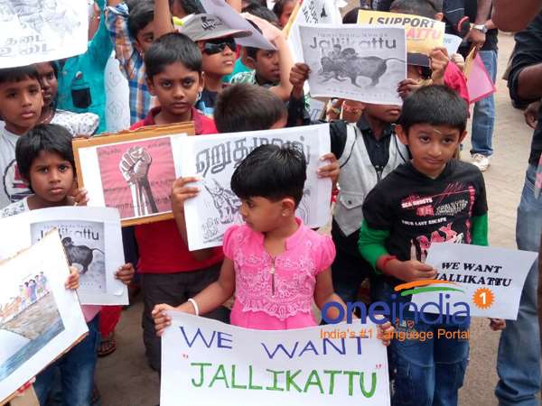 Tamilians protest against Jallikattu ban in mangaluru