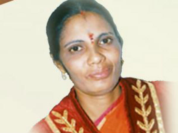 Tumkur Mayor, ZP president quarrel each other in Republic day function Tumkur Mayor, ZP president quarrel each other in Republic day function