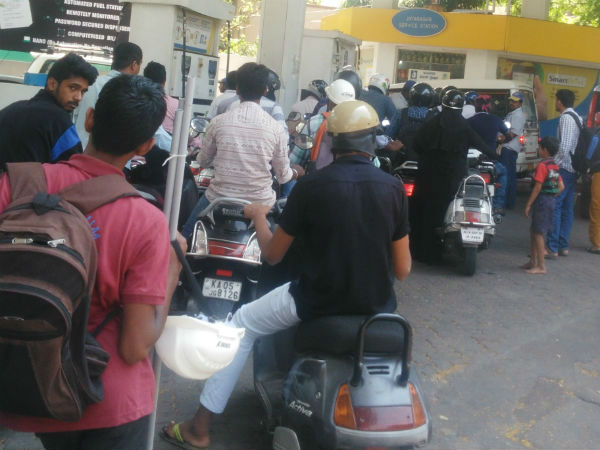 Tamil Nadu government to open 'Amma petrol bunks' Tamil Nadu government to open 'Amma petrol bunks'