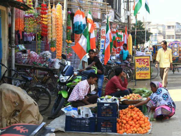 Construction sector, road-side vendors worst hit by demonetisation, claims SBI survey. Construction sector, road-side vendors worst hit by demonetisation, claims SBI survey.