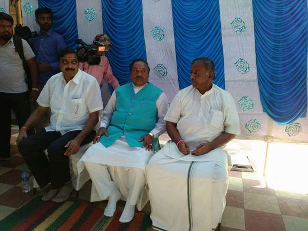 Dissident leaders of Karnataka BJP gathered in Tumakuru