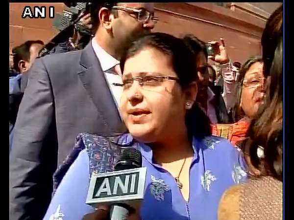 ಅಪ್ಪನ ಬೆಂಬಲಕ್ಕೆ ಮಗಳು ಅಪ್ಪನ ಬೆಂಬಲಕ್ಕೆ ಮಗಳು