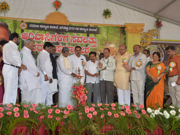 ಗಣ್ಯರ ಉಪಸ್ಥಿತಿ