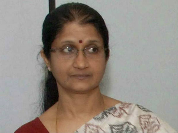 ಶೀಲಾ ಬಾಲಕೃಷ್ಣನ್, ಮತ್ತಿಬ್ಬರು ಹೊರಕ್ಕೆ