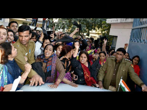 ಕಪ್ಪು ಬಾವುಟ ಪ್ರದರ್ಶನ