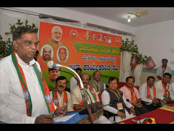 ಕಾಂಗ್ರೆಸ್ ವಿರುದ್ಧ ವಾಗ್ದಾಳಿ