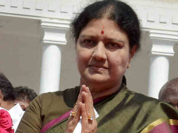 ಡಿಎಂಕೆ ಜತೆ ಸೇರಿ ಕುತಂತ್ರ ಎಂದ ಶಶಿಕಲಾ