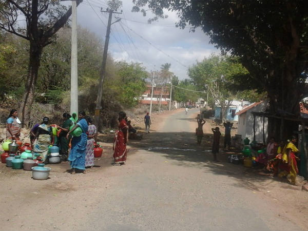 ಮನೆಮಂದಿಗೆ ನೀರು ತರುವುದೇ ಕೆಲಸ 