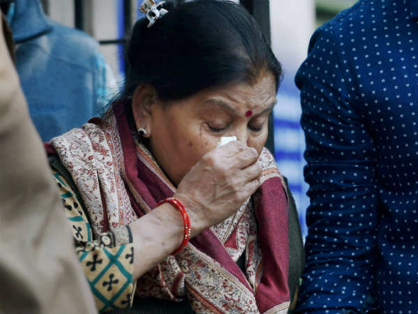 ಸಂಬಂಧಿಕರ ರೋದನೆ ಸಂಬಂಧಿಕರ ರೋದನೆ