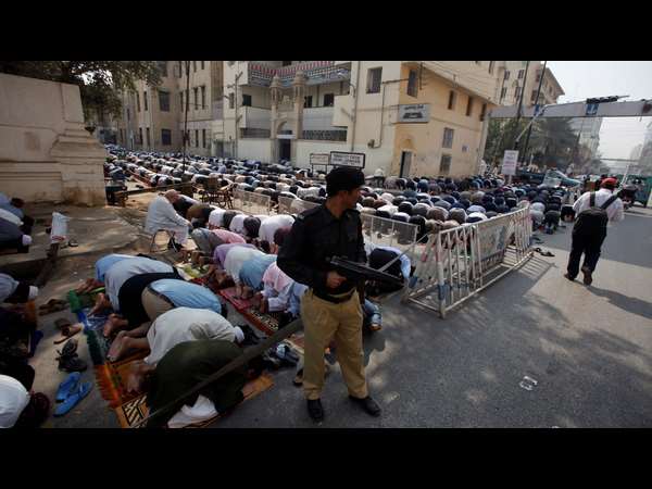 ಎಲ್ಲೆಲ್ಲೂ ಬಿಗಿ ಬೆಂಗಾವಲು 