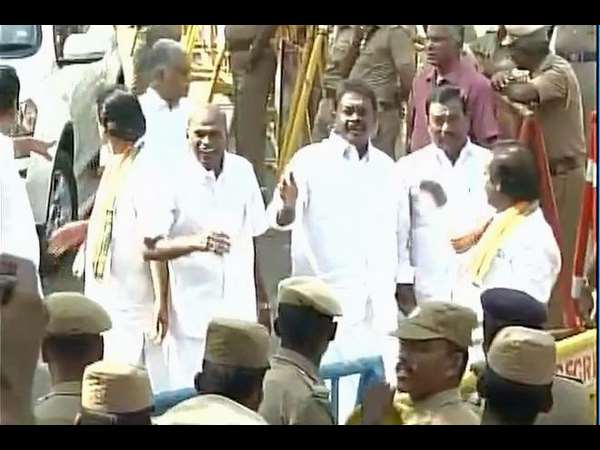 ಪಳನಿ ಹಾದಿ ಸುಗಮ