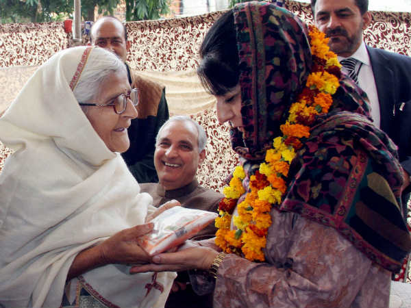 ಮುಫ್ತಿ ಮಾತುಕತೆ ಮುಫ್ತಿ ಮಾತುಕತೆ