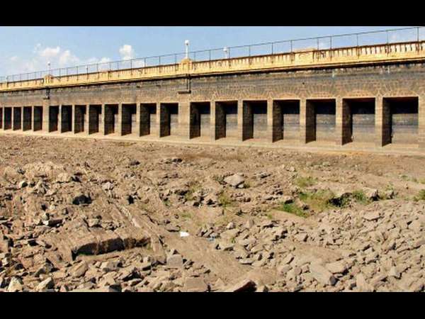 ಇನ್ನು ಜಲಾಶಯದಲ್ಲಿರುವುದು 4 ಟಿಎಂಸಿ ಅಡಿ ನೀರು ಮಾತ್ರ