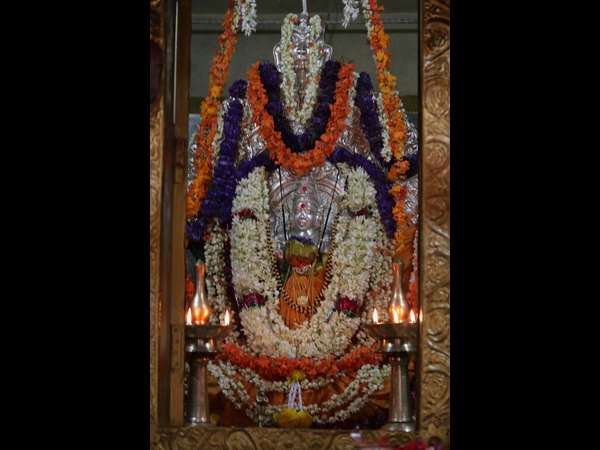 ಅಯ್ಯಪ್ಪ ದೇವರಿಗೆ ಪೂಜೆ