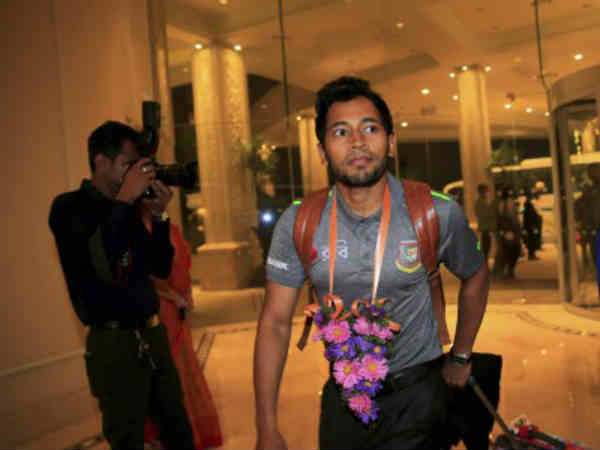 ಕೊಲಂಬೊಕ್ಕೆ ಬಂದಿಳಿದ ರೆಹಮಾನ್ 