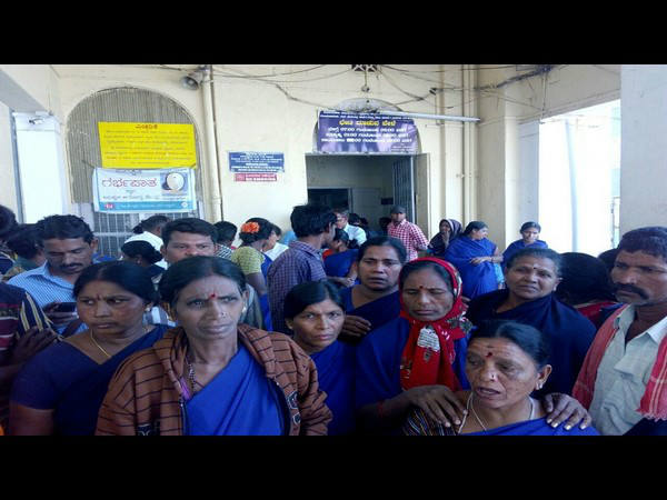 Sasikala should not become Tamilnadu Chief Minister protest in mysuru