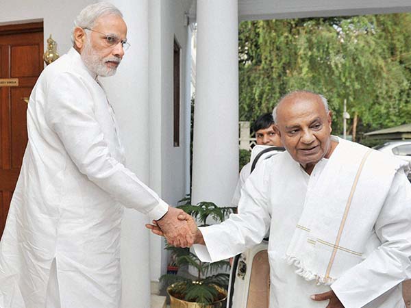 Devegowda demanded Rs. 500 cores to Shravanbelagola Mastakabhisheka