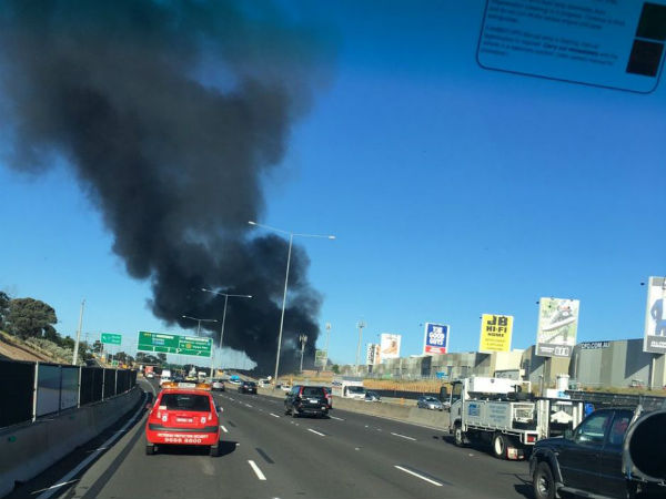 Five killed as plane plunges into shopping centre near Melbourne's Essendon Airport Five killed as plane plunges into shopping centre near Melbourne's Essendon Airport