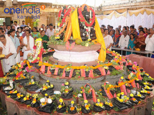 Pramoda Devi offers special pooja in Mysuru on Shivaratri