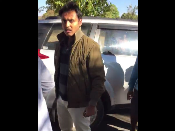 Chikkamagaluru: Local people slapped to PSI who showed gun at them