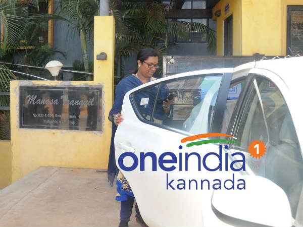 ಕೆಜಿ ಕೆಜಿ ಚಿನ್ನ, ಬೆಳ್ಳಿ ಕೆಜಿ ಕೆಜಿ ಚಿನ್ನ, ಬೆಳ್ಳಿ