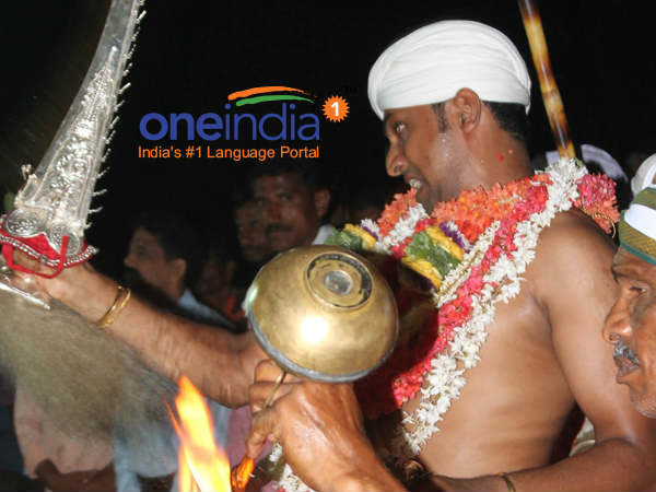 ಆರಾಧನಾ ಕ್ರಮವನ್ನು ಕಲಿತ ಮನೋಜ್ ಆರಾಧನಾ ಕ್ರಮವನ್ನು ಕಲಿತ ಮನೋಜ್