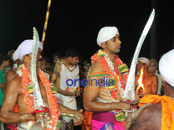 ಕೋಲವೇ ನೋಡಿರಲಿಲ್ಲ ಕೋಲವೇ ನೋಡಿರಲಿಲ್ಲ