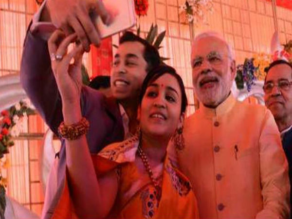 ಮೋದಿ ಜೊತೆ ಅಪರ್ಣಾ ಯಾದವ್ ಸೆಲ್ಫಿ ಮೋದಿ ಜೊತೆ ಅಪರ್ಣಾ ಯಾದವ್ ಸೆಲ್ಫಿ