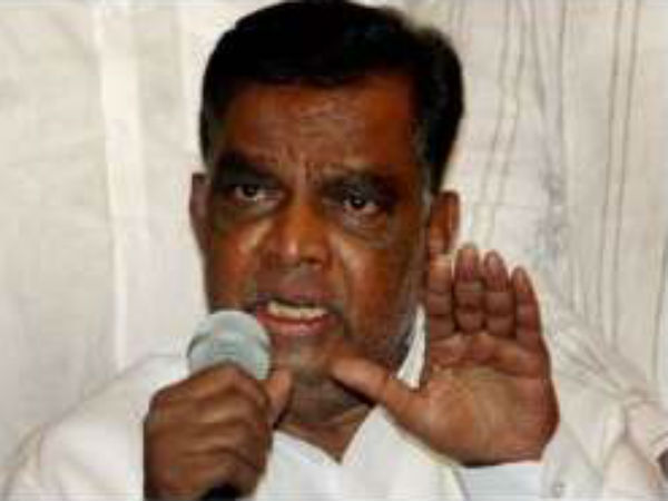 ಕುಳಿತಲ್ಲಿಯೇ ಎಲ್ಲವನ್ನು ವೀಕ್ಷಿಸುತ್ತಿದ್ದಾರೆ! 