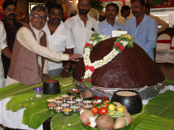 Do you know the specialities of Mutthahalli veg hotel? Do you know the specialities of Mutthahalli veg hotel?