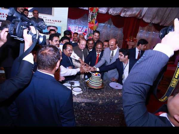 Nawaz Sharif's Holi celebrations has Lashkar boss fuming