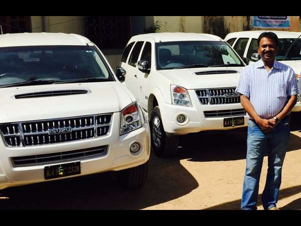 A barber in Bengaluru bought mercedes maybach, worth 3.2crore!