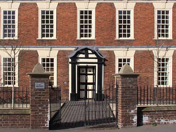 ಬಂಗಲೆಯ ಮೇಲೆ ತೆರಿಗೆ ಹೆಚ್ಚಳ 