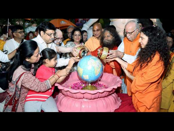 ಹೃಷಿಕೇಶದಲ್ಲಿ ಪೂಜೆ