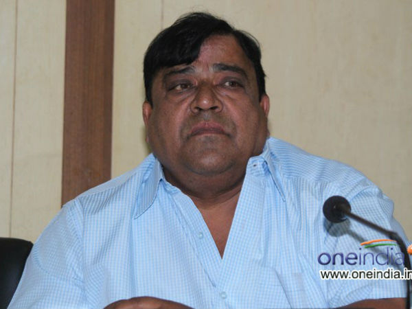  ಸೆಲ್ಫಿಗಾಗಿ ಮುಗಿಬಿದ್ದರು