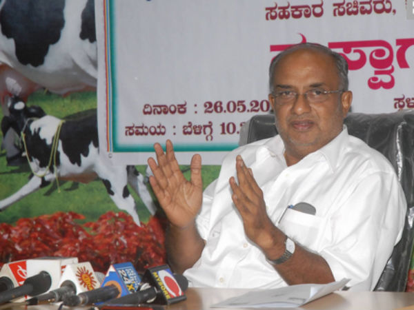 2004 – ಹ್ಯಾಟ್ರಿಕ್ ಗೆಲುವು