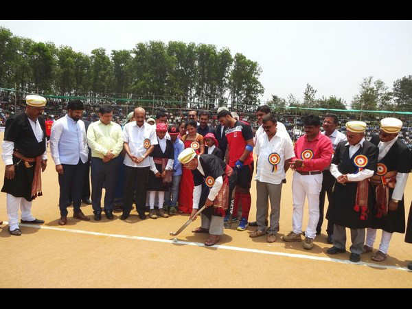 ಹಲವಾರು ಗಣ್ಯರ ಉಪಸ್ಥಿತಿ 