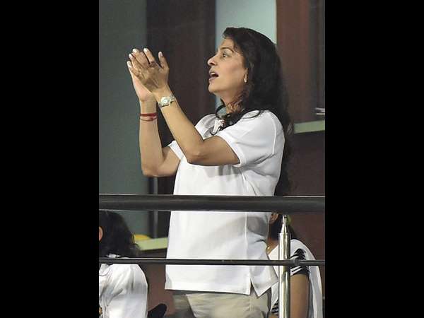 ಪಂದ್ಯ ನೋಡಲು ಆಗಮನ 