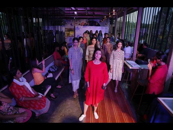 ಮುಕ್ತ ಮನಸ್ಸಿನ ಯುವ ಭಾರತೀಯ ಮಹಿಳೆಯರಿಗೆ